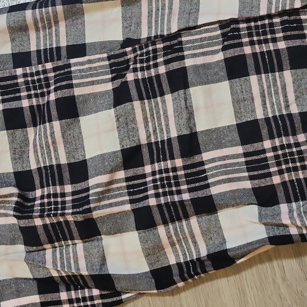 Victoria's Secret Black and White And Pink Plaid Pants - Picture 2 of 5
